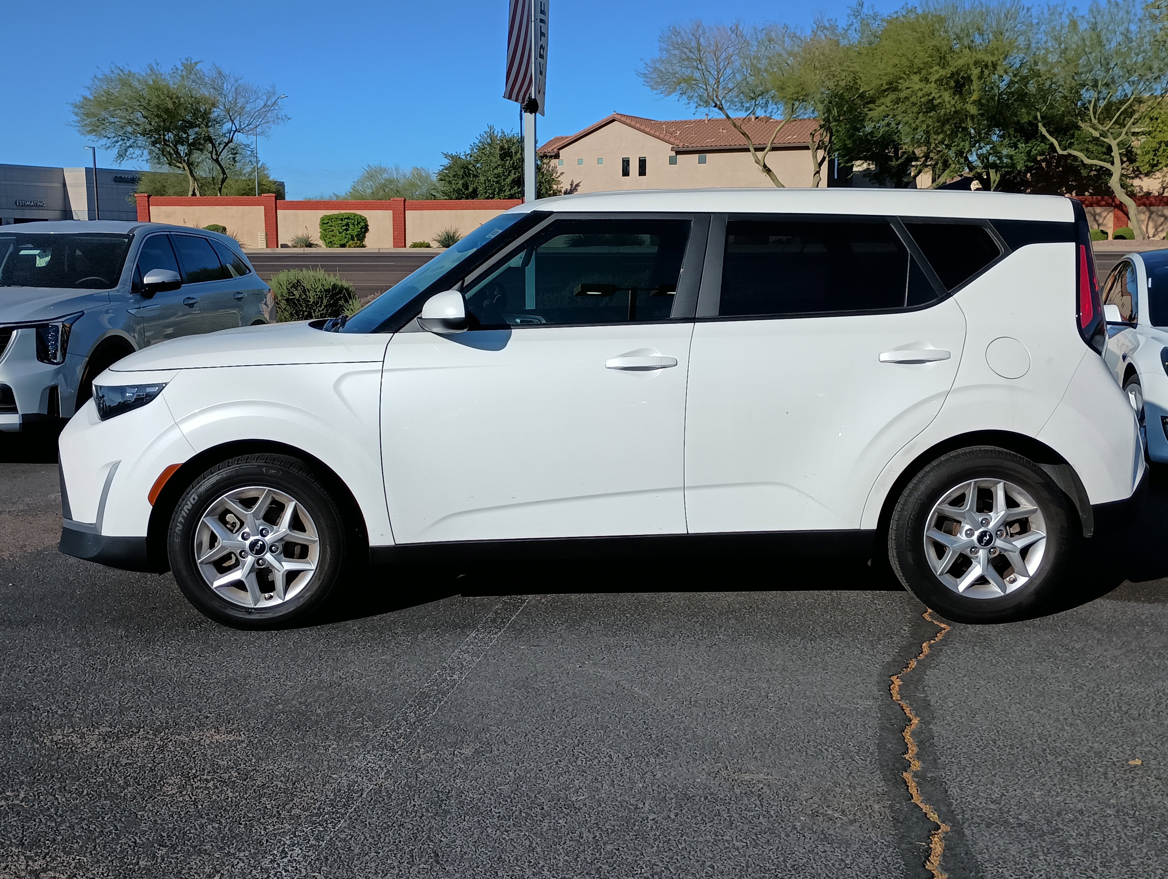 2023 Kia Soul LX* 1 OWNER/ CLEAN CARFAX