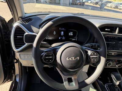 2023 Kia Soul LX*CLEAN CARFAX/ LOW MILES