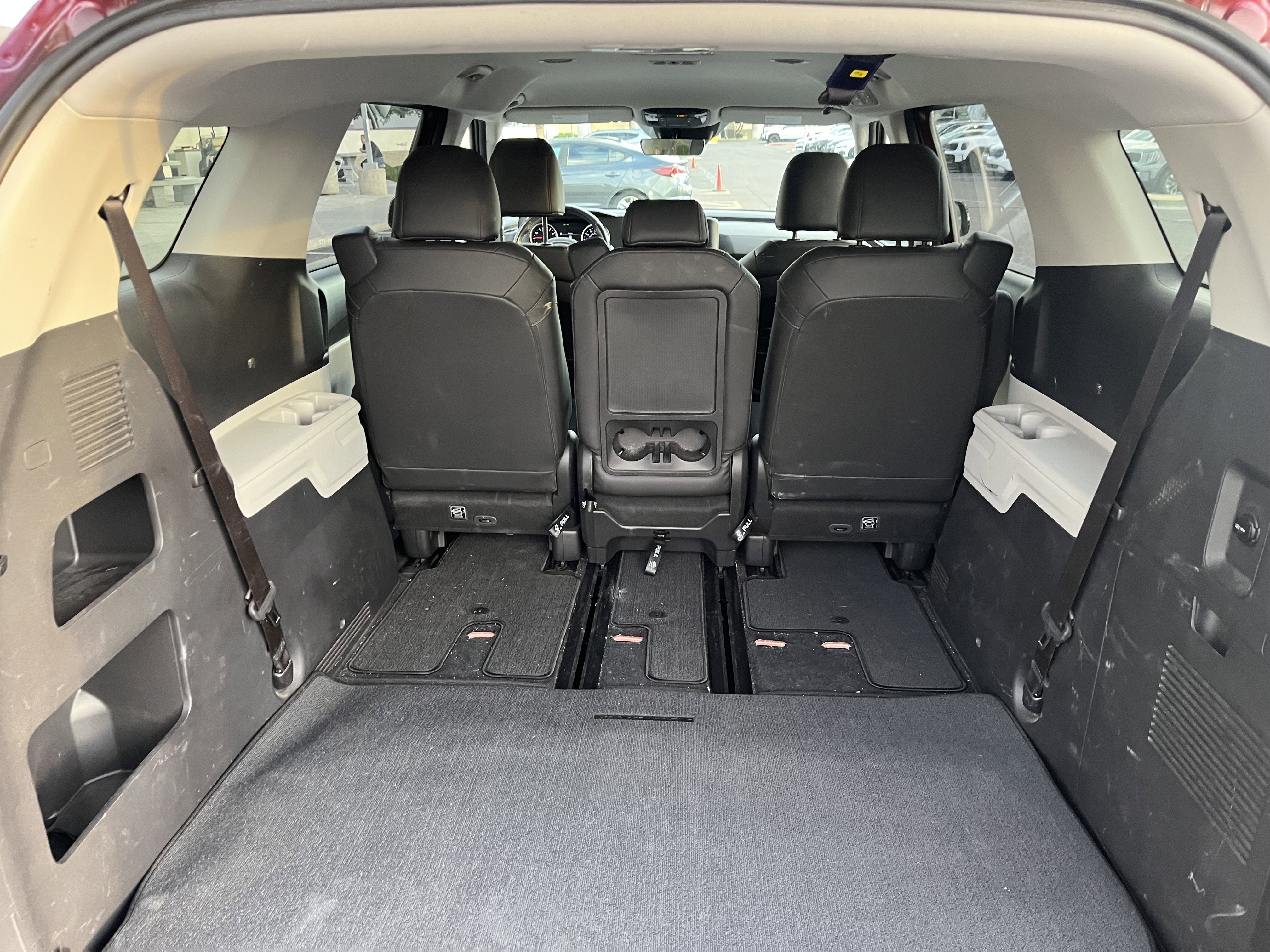 2023 Kia Carnival LX