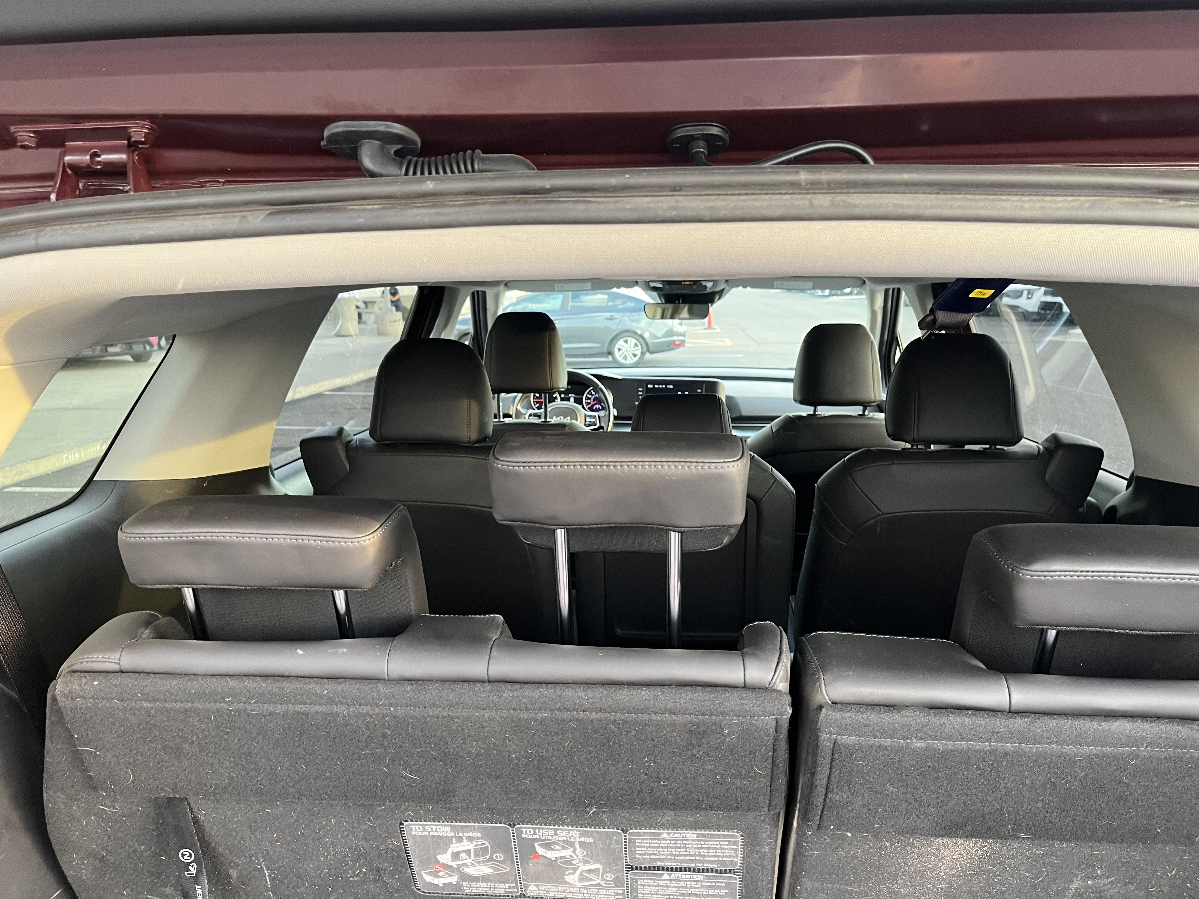 2023 Kia Carnival LX