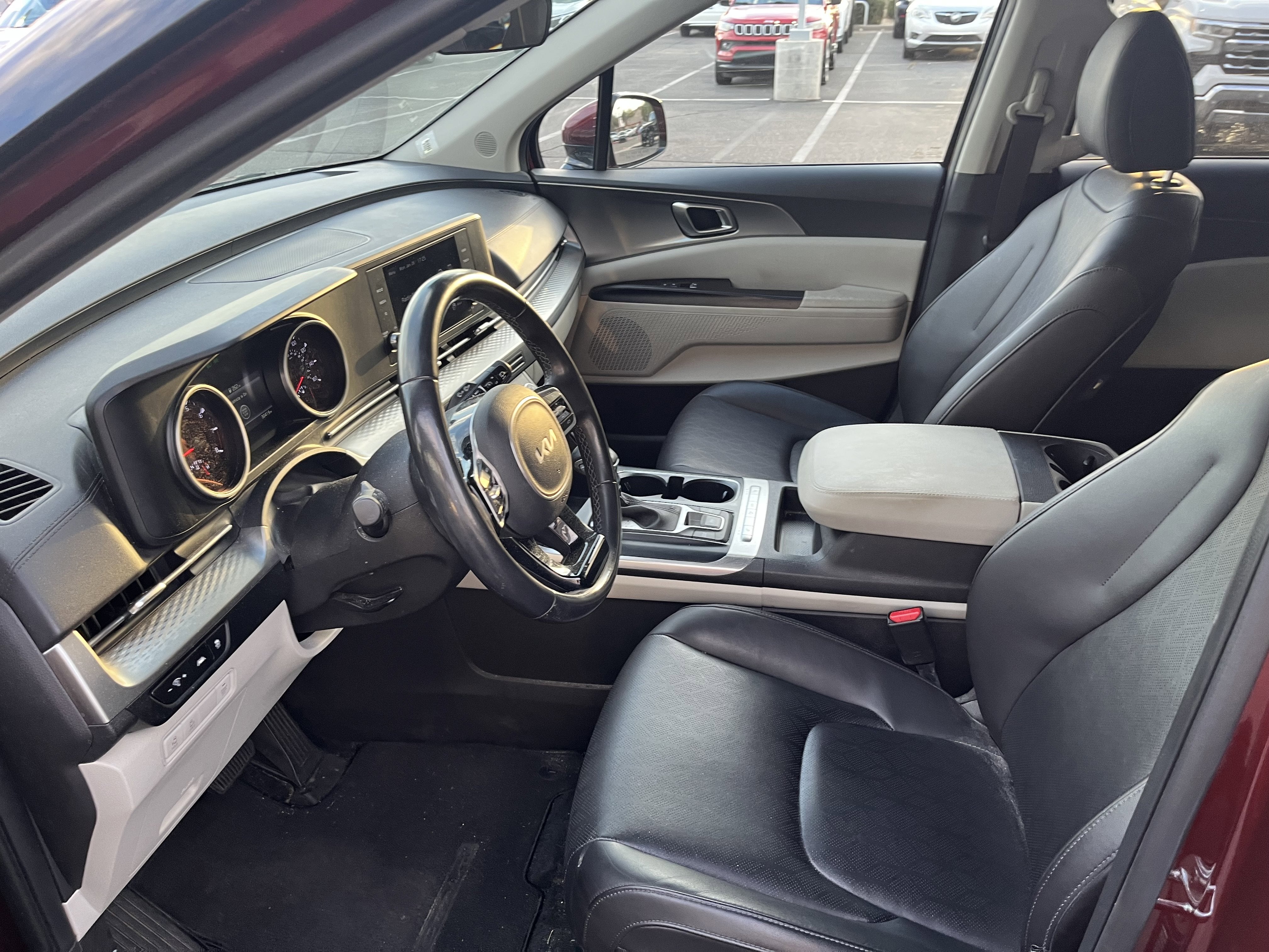 2023 Kia Carnival LX