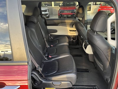 2023 Kia Carnival LX