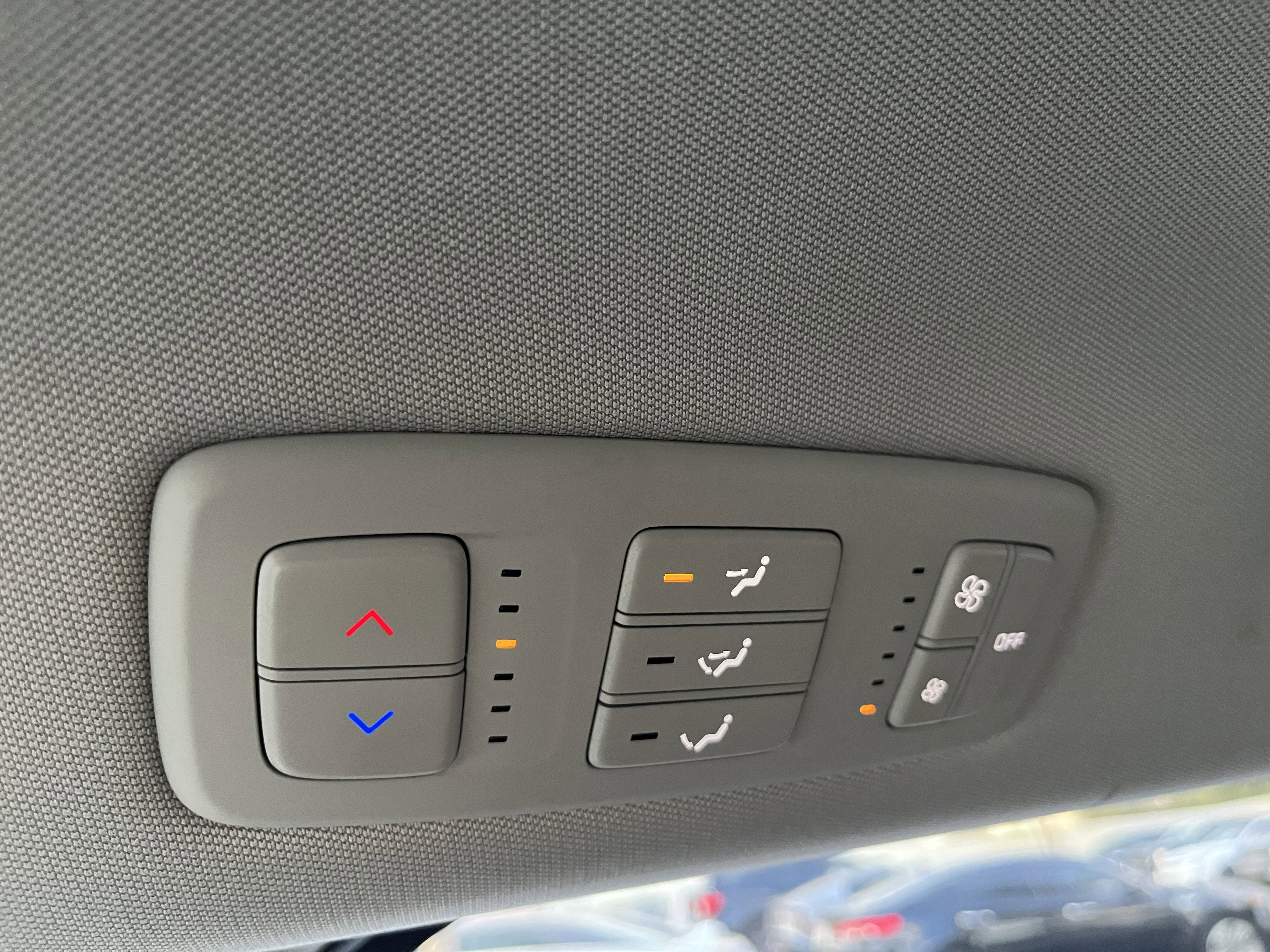 2023 Kia Carnival LX