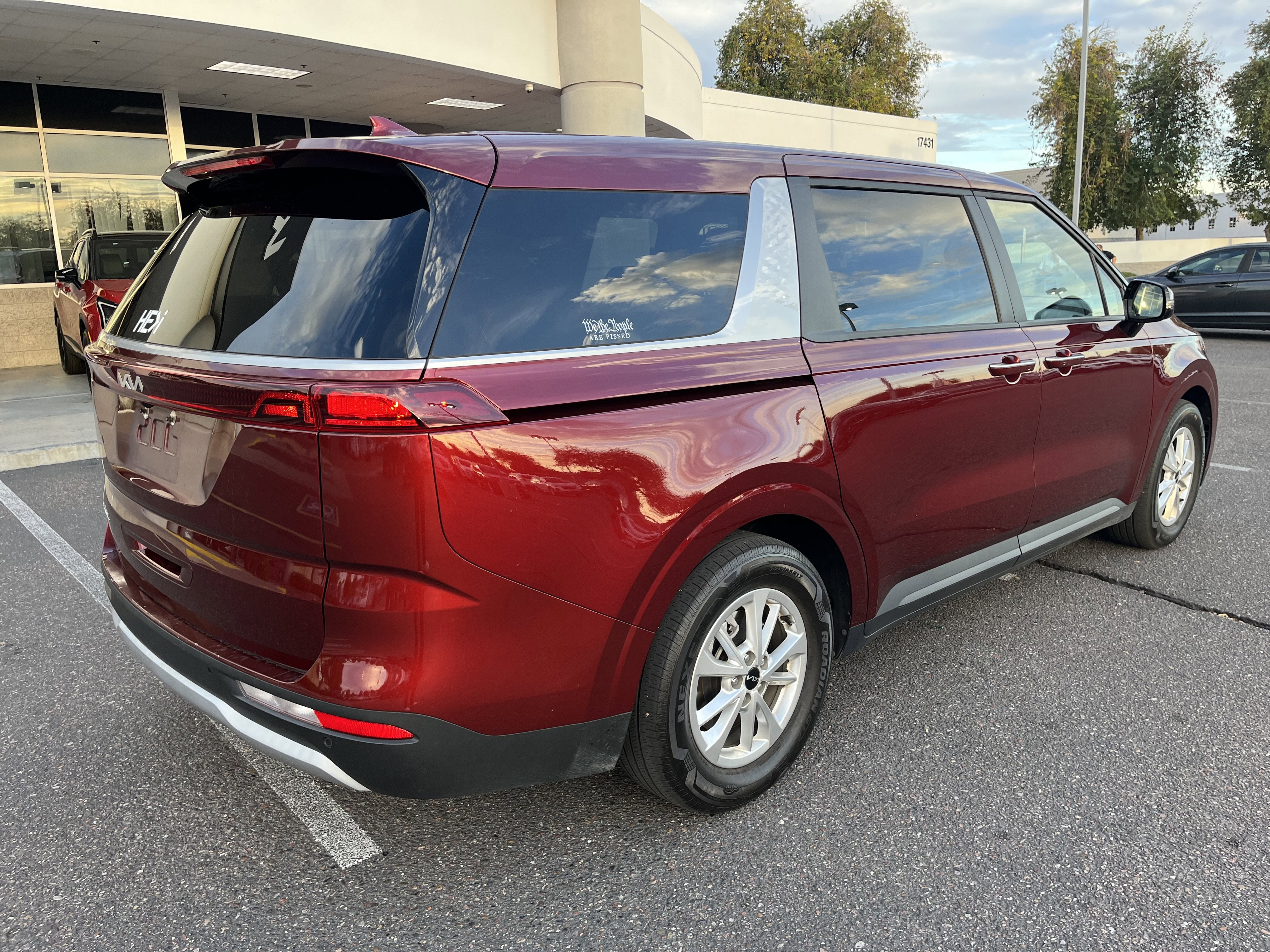 2023 Kia Carnival LX