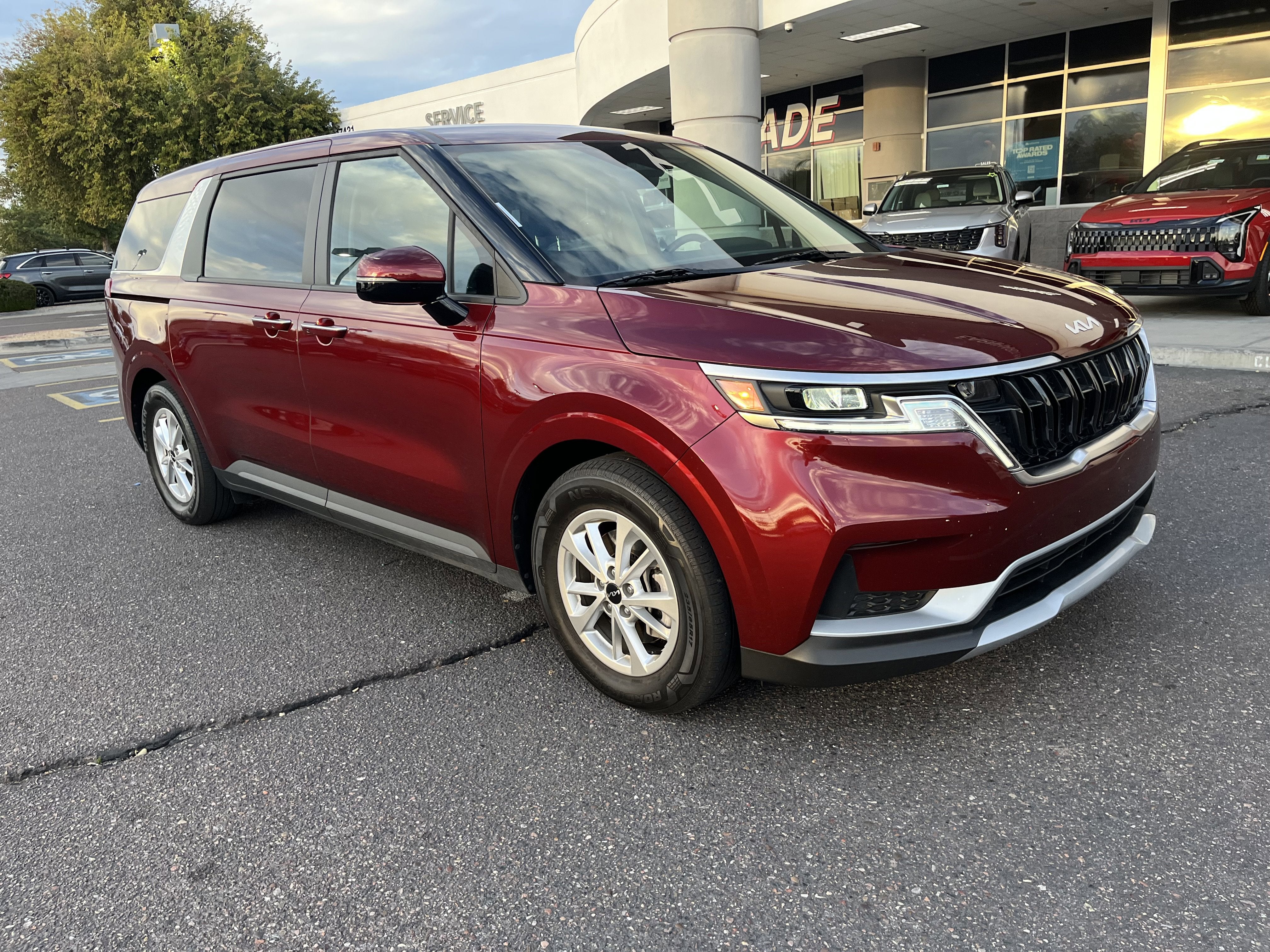 2023 Kia Carnival LX