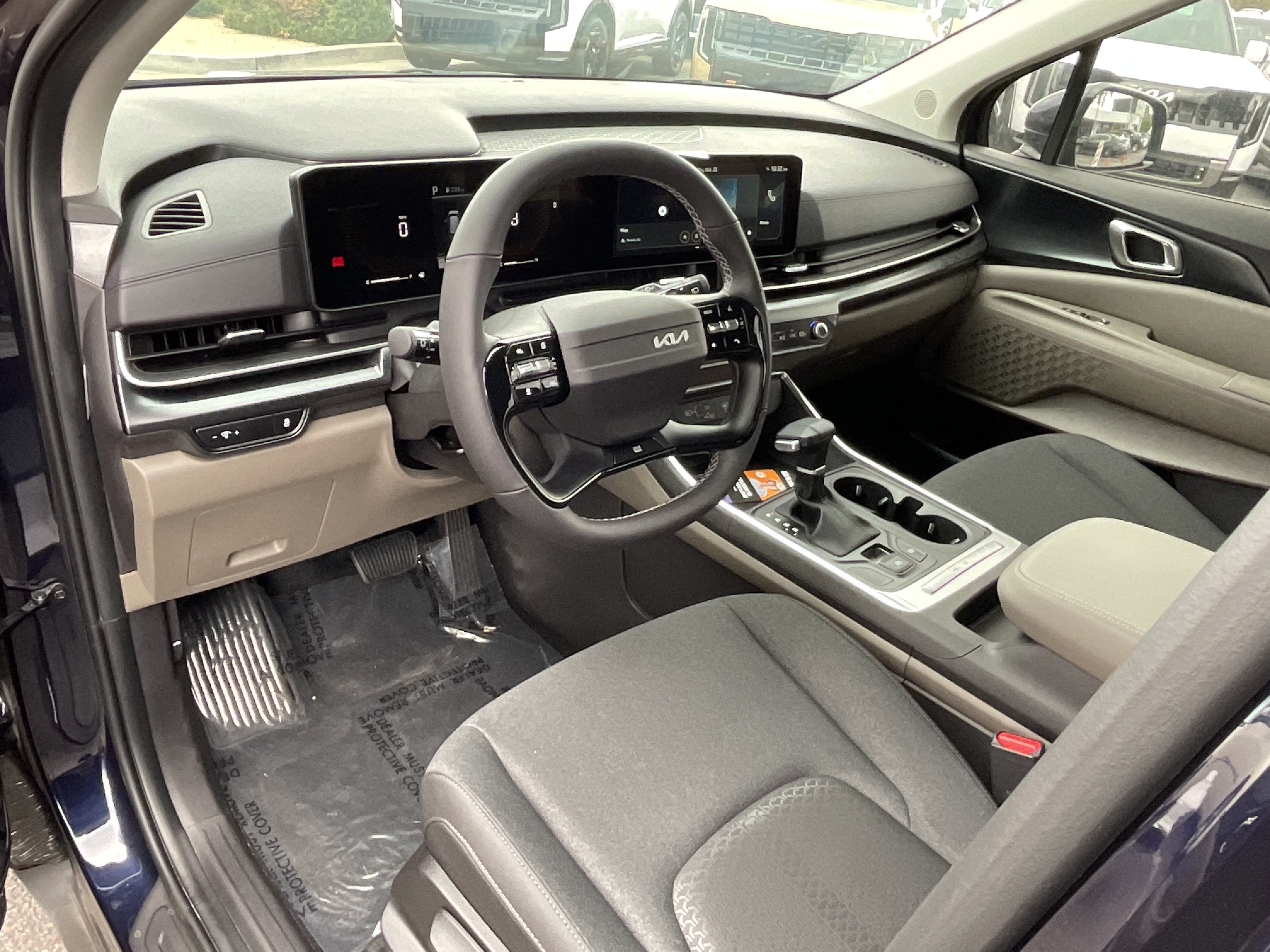 2027 Kia Carnival LX