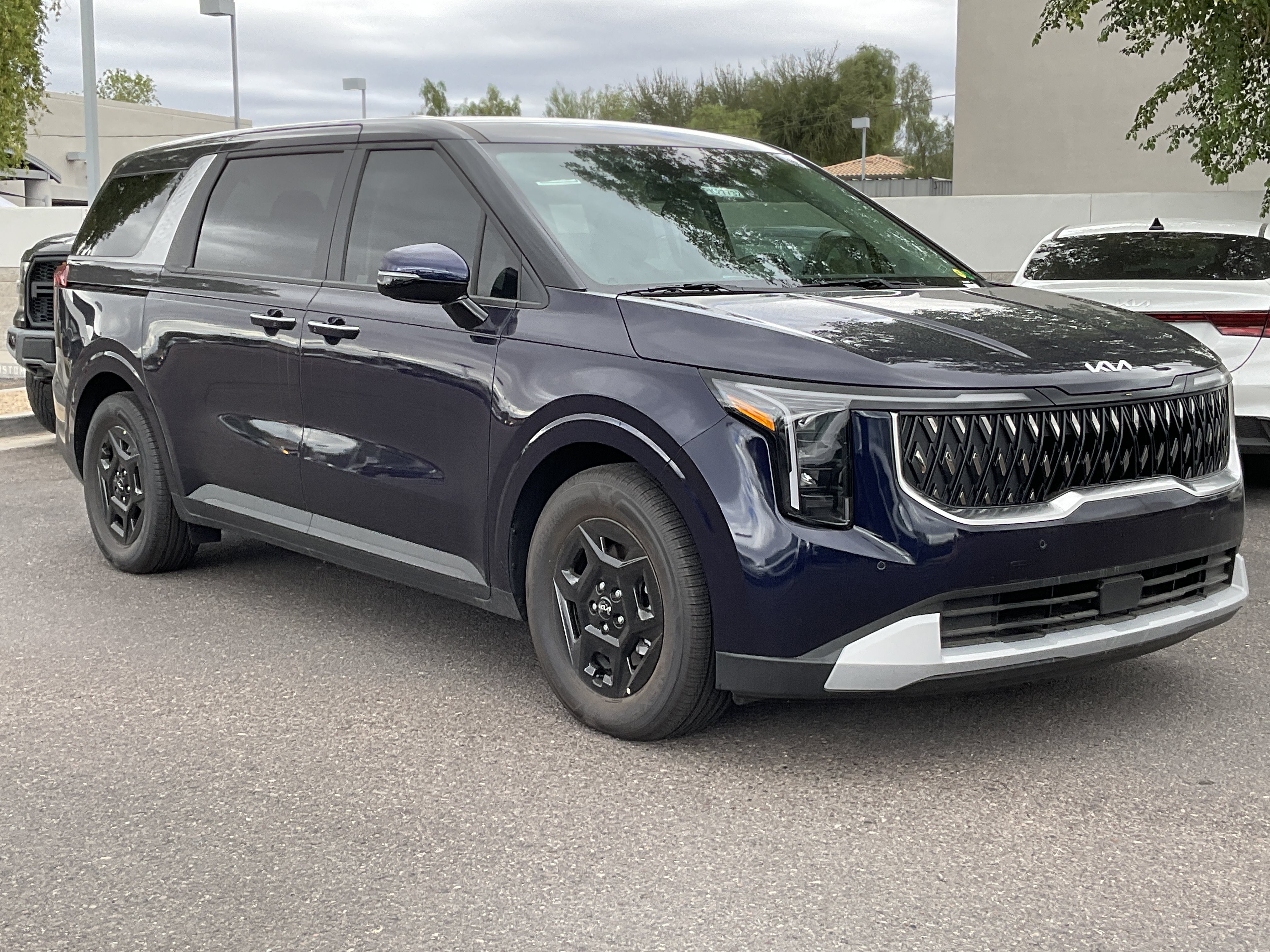 2027 Kia Carnival LX