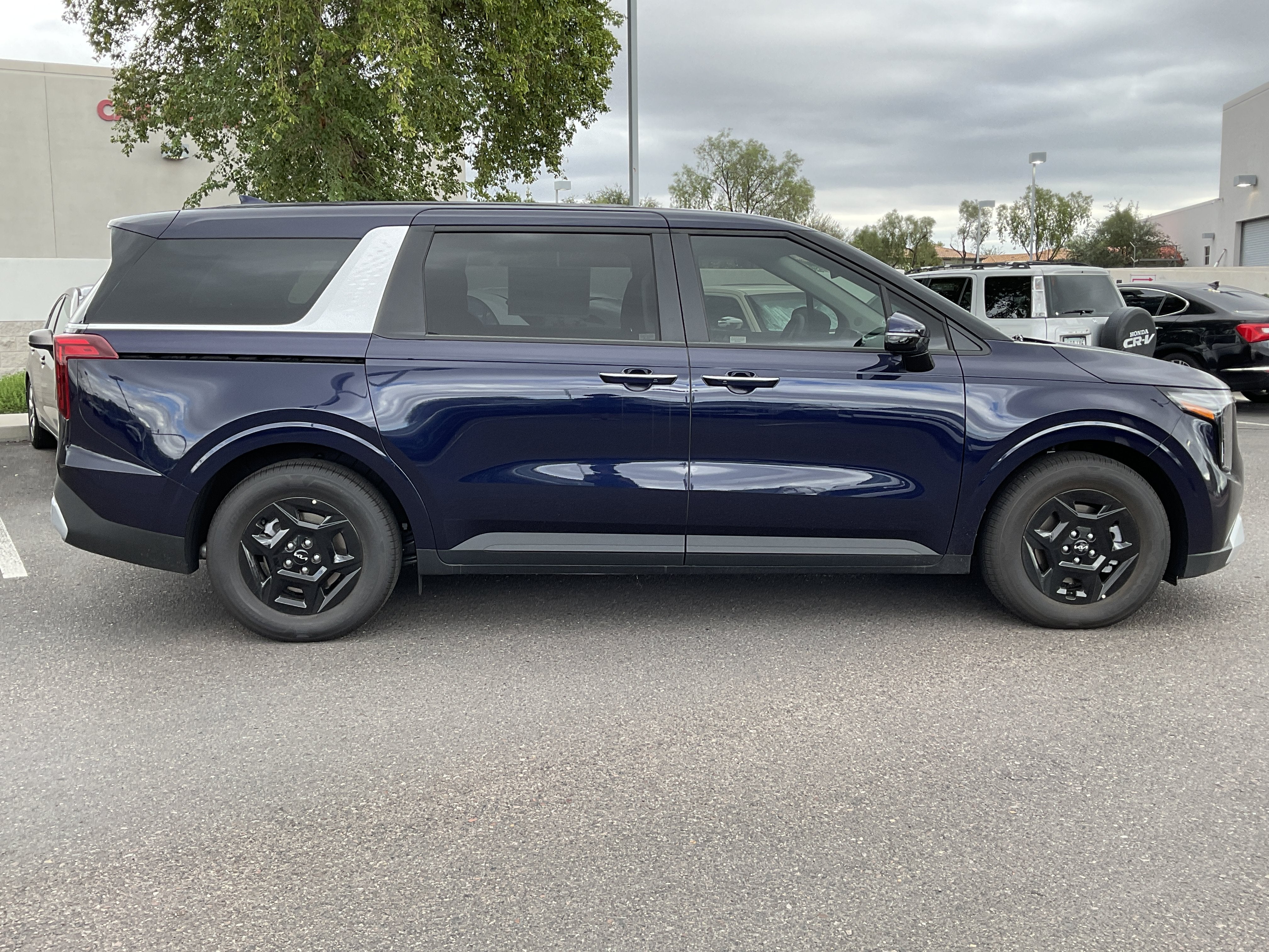 2027 Kia Carnival LX