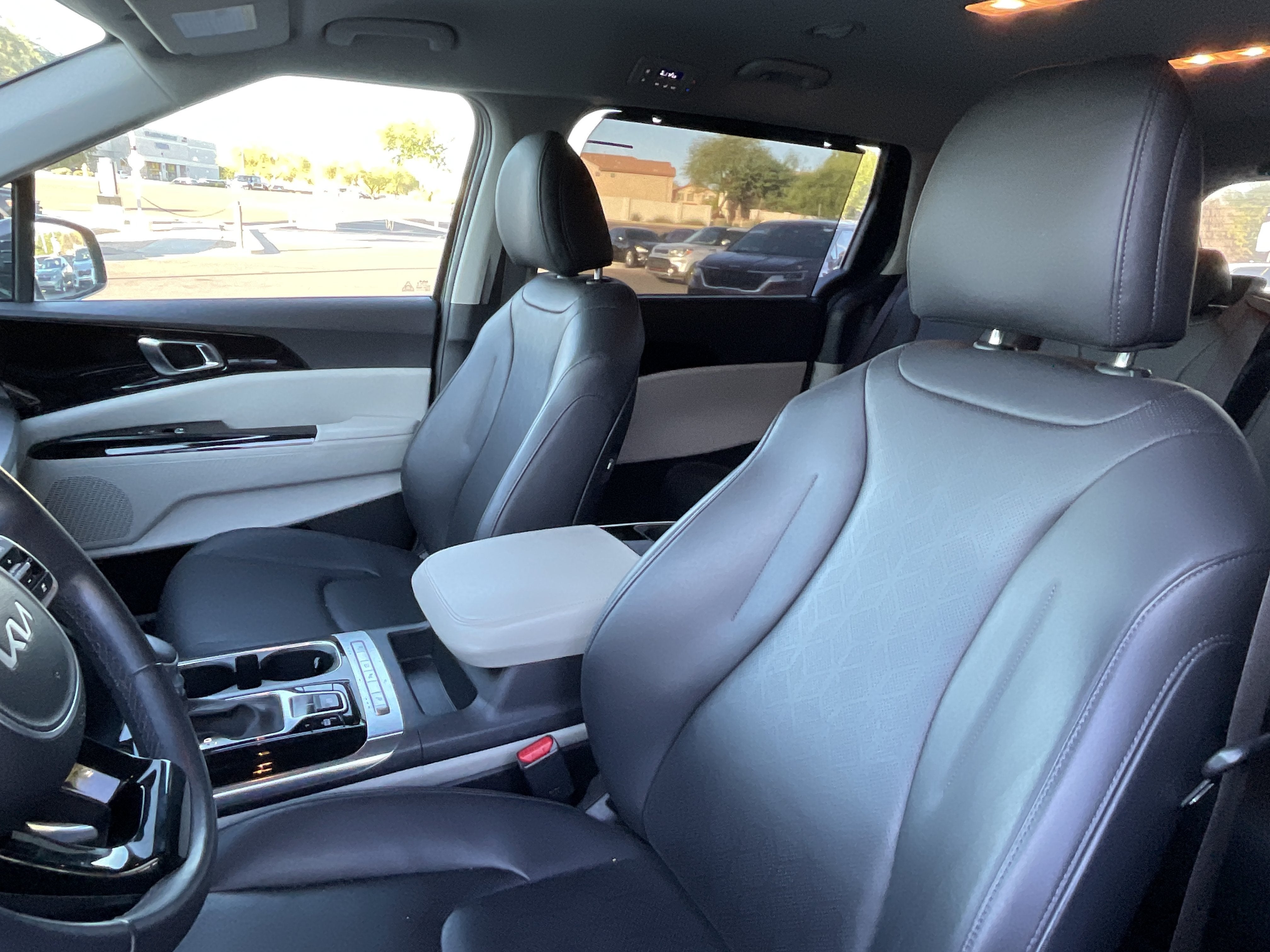 2024 Kia Carnival EX
