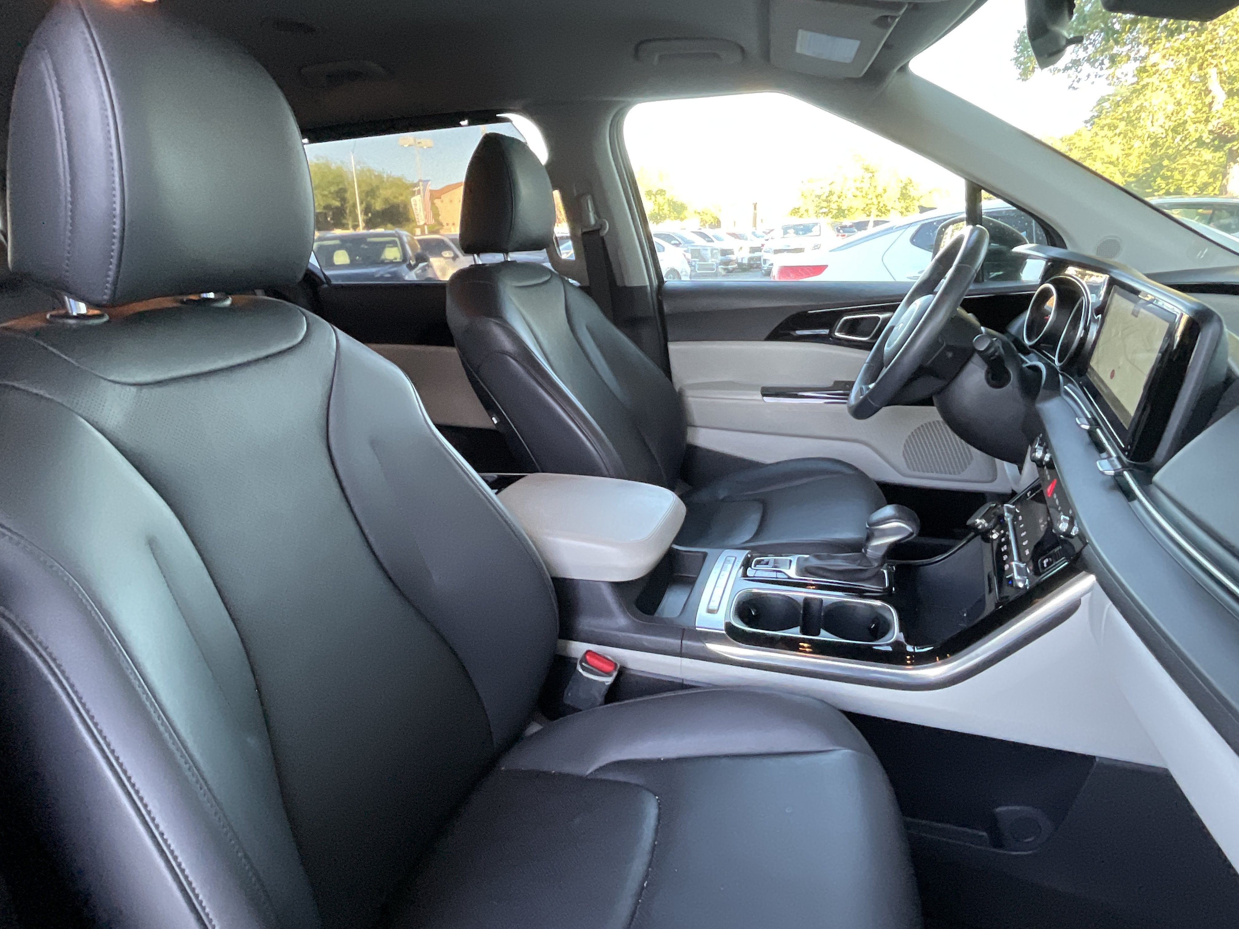 2024 Kia Carnival EX