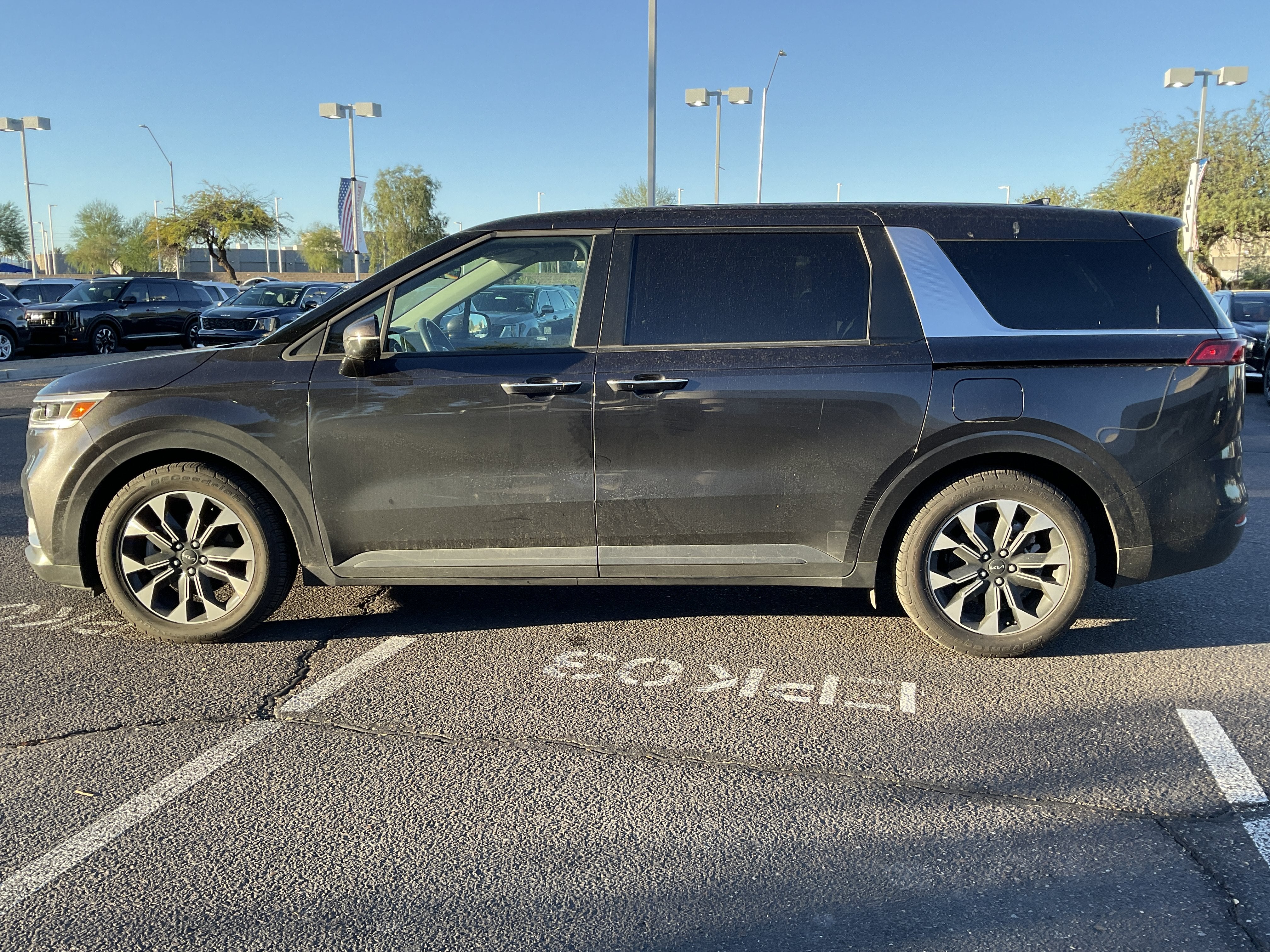 2024 Kia Carnival EX