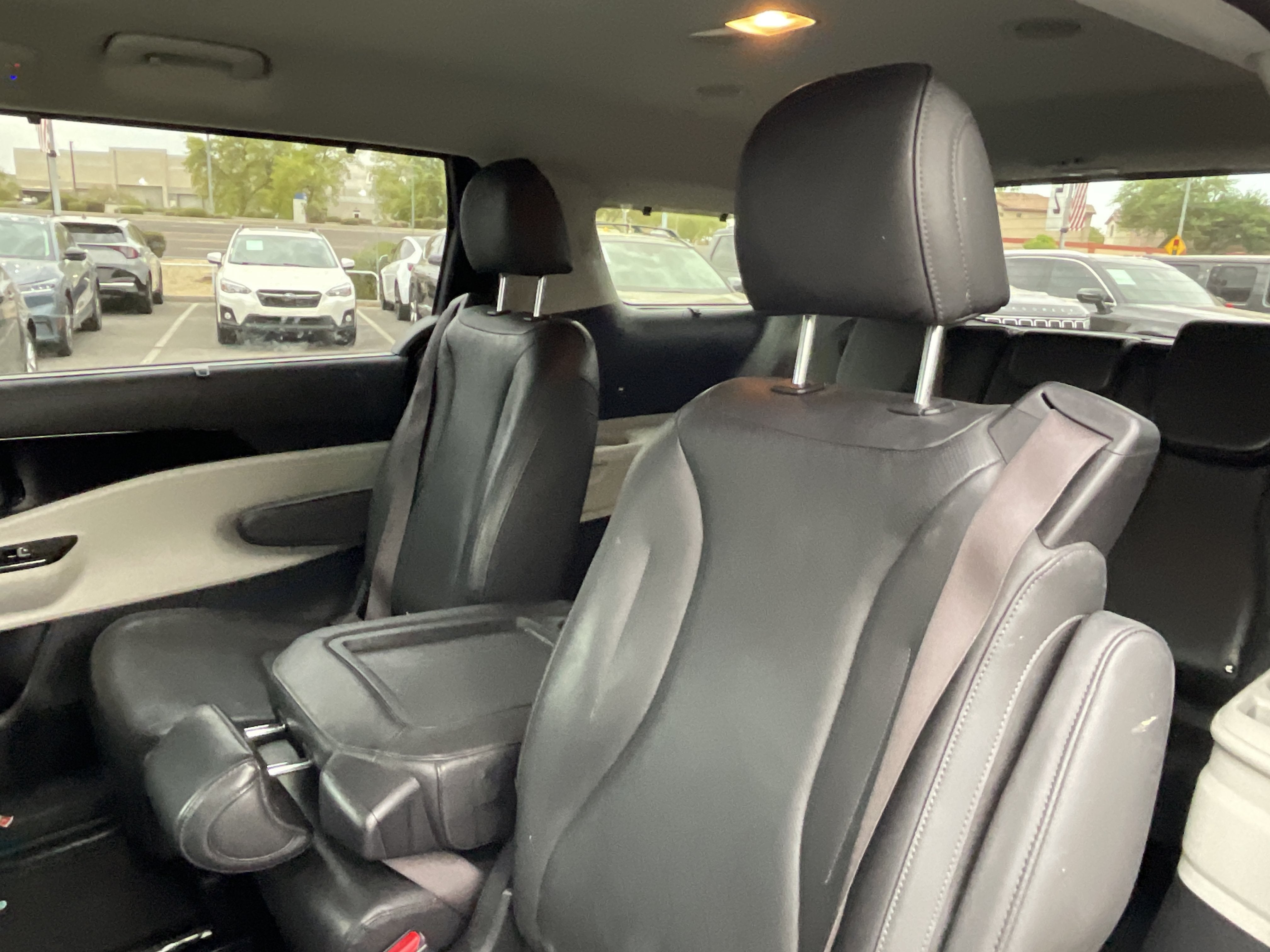 2023 Kia Carnival EX