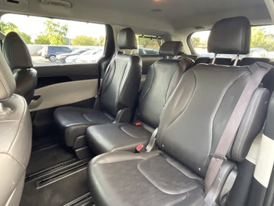 2023 Kia Carnival EX