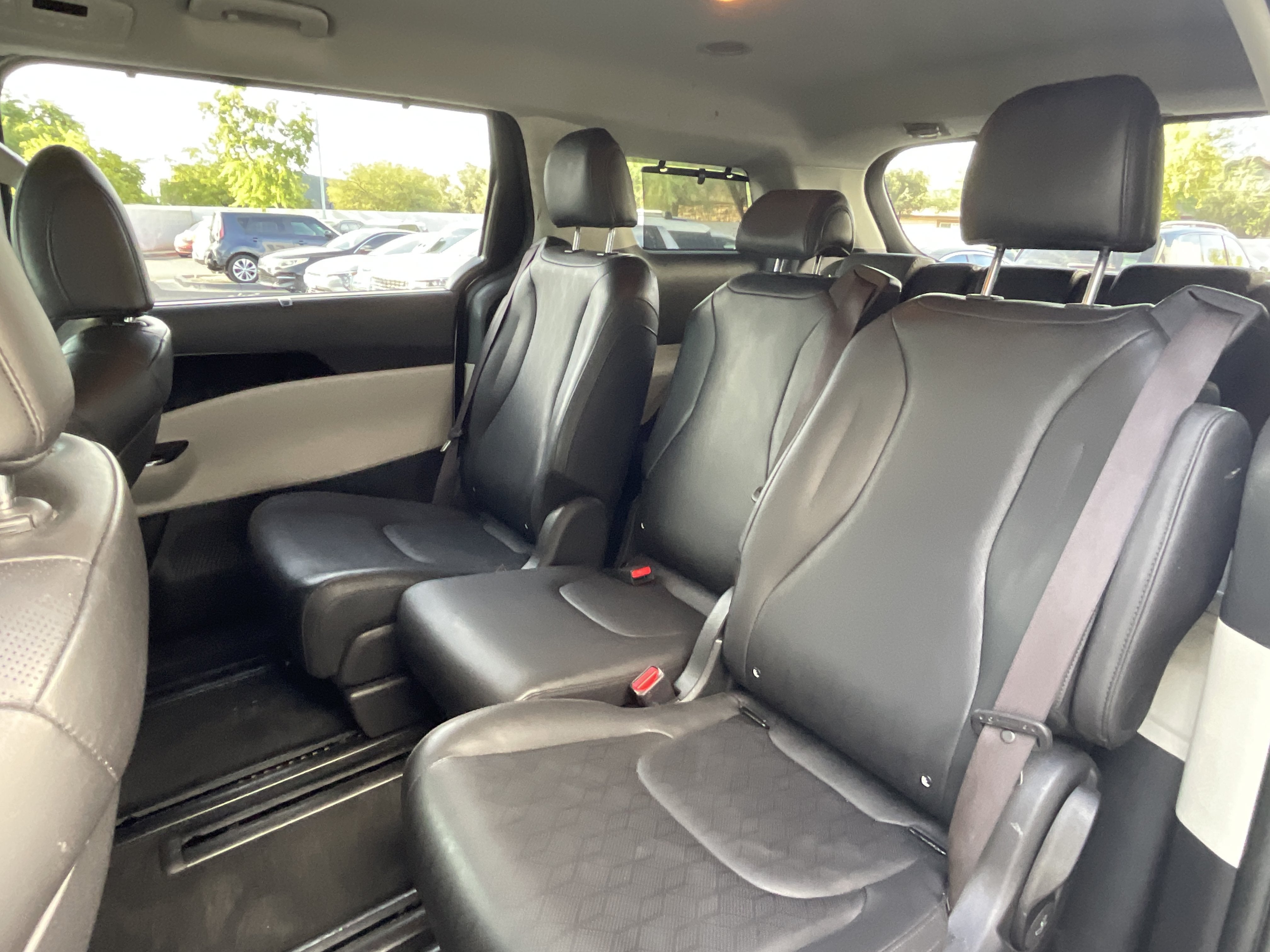 2023 Kia Carnival EX