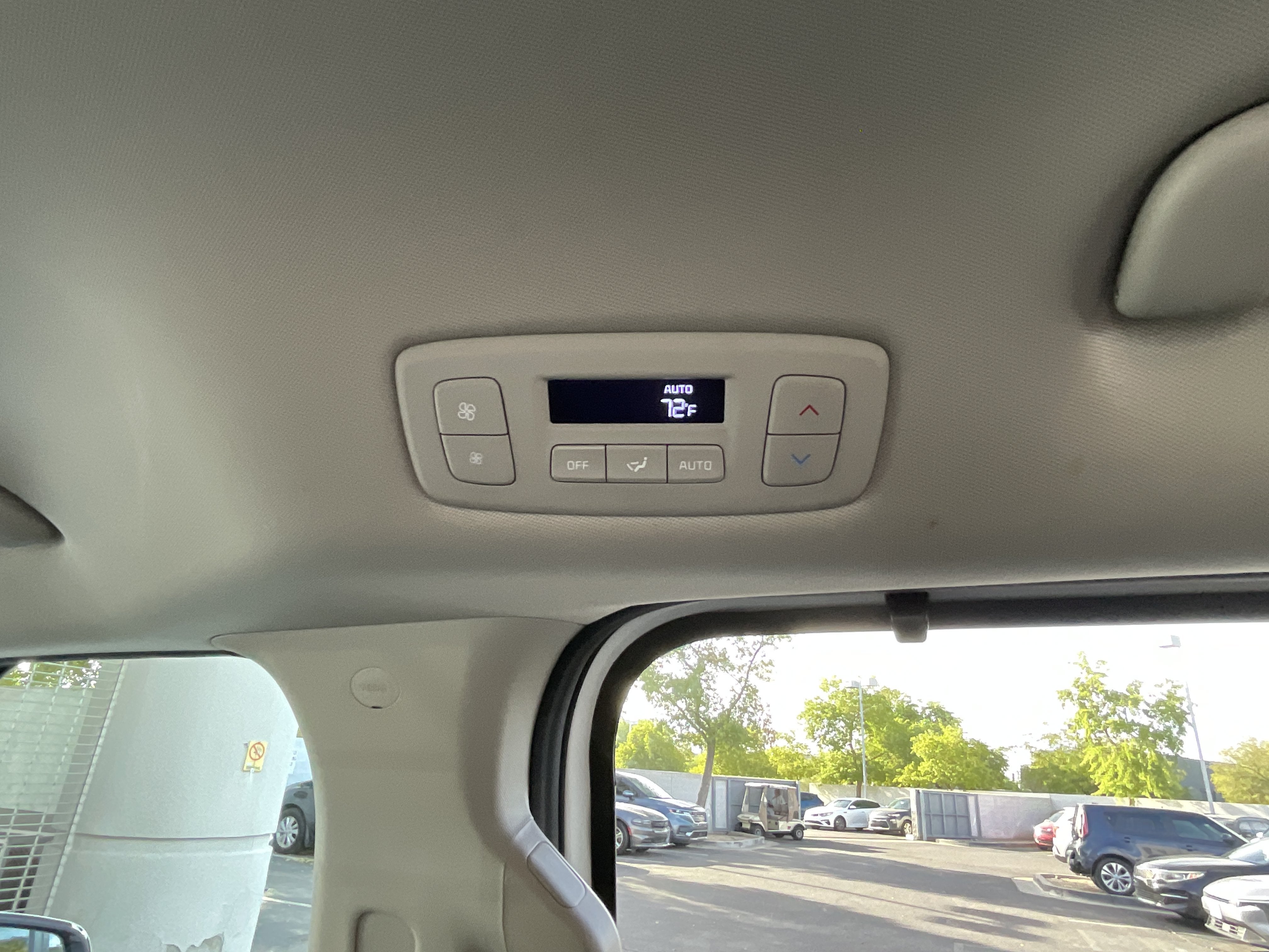 2023 Kia Carnival EX