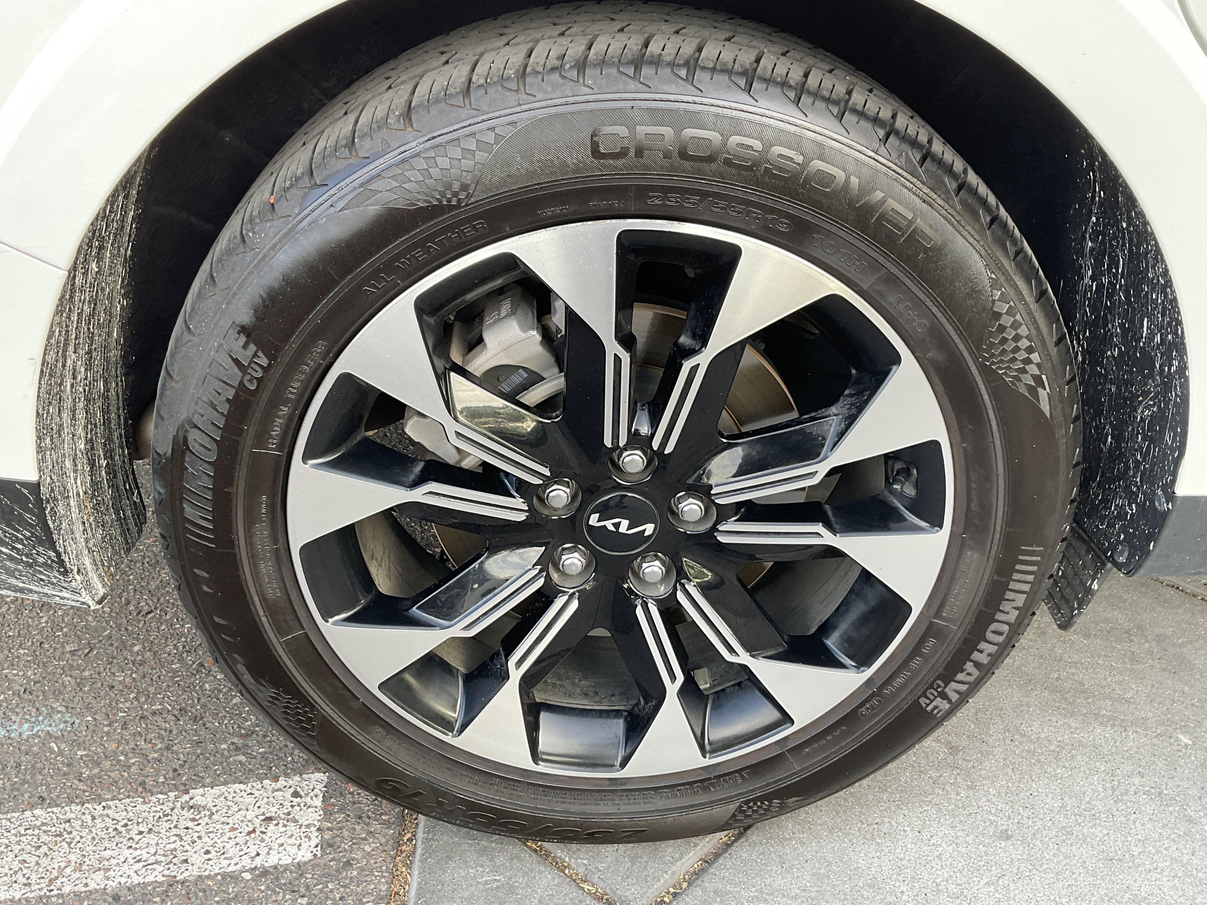 2023 Kia Carnival EX