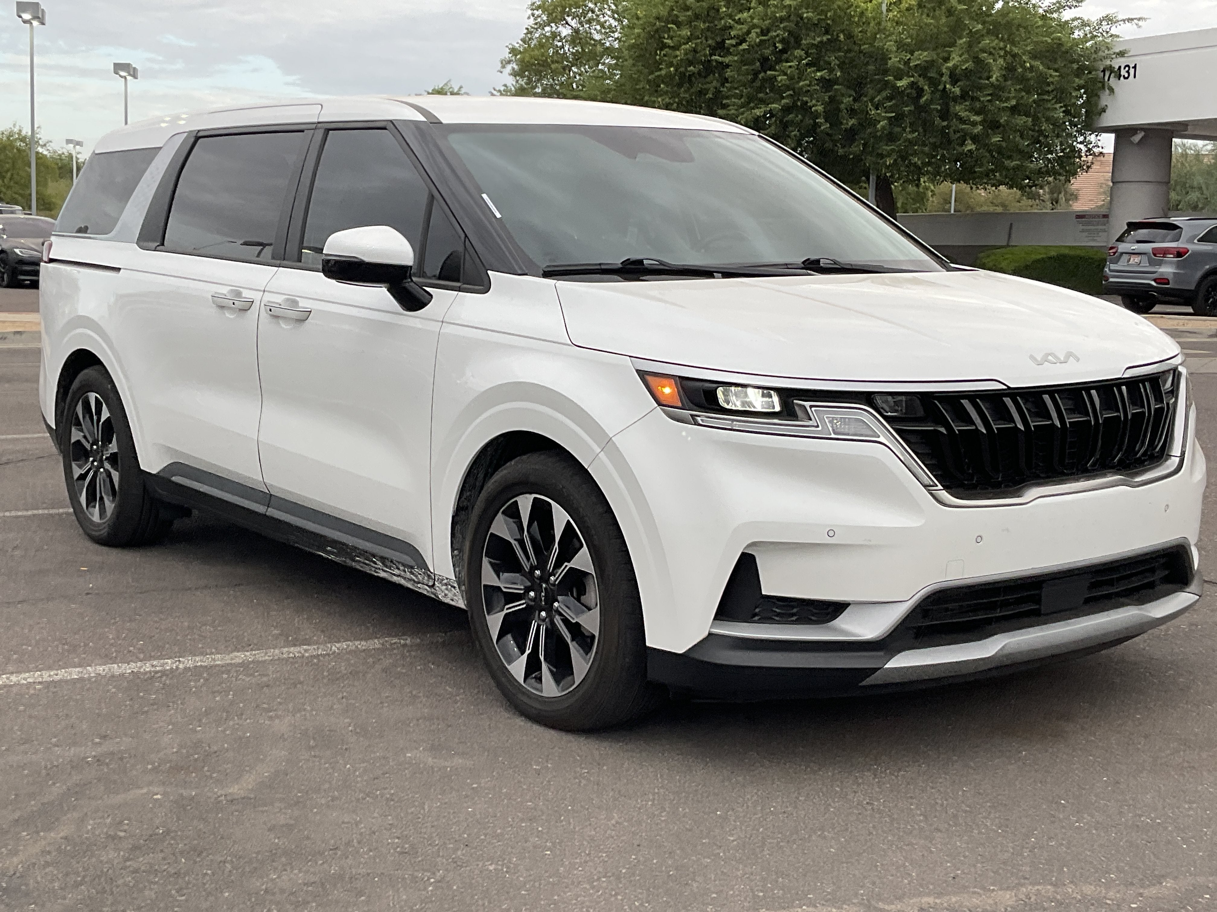 2023 Kia Carnival EX