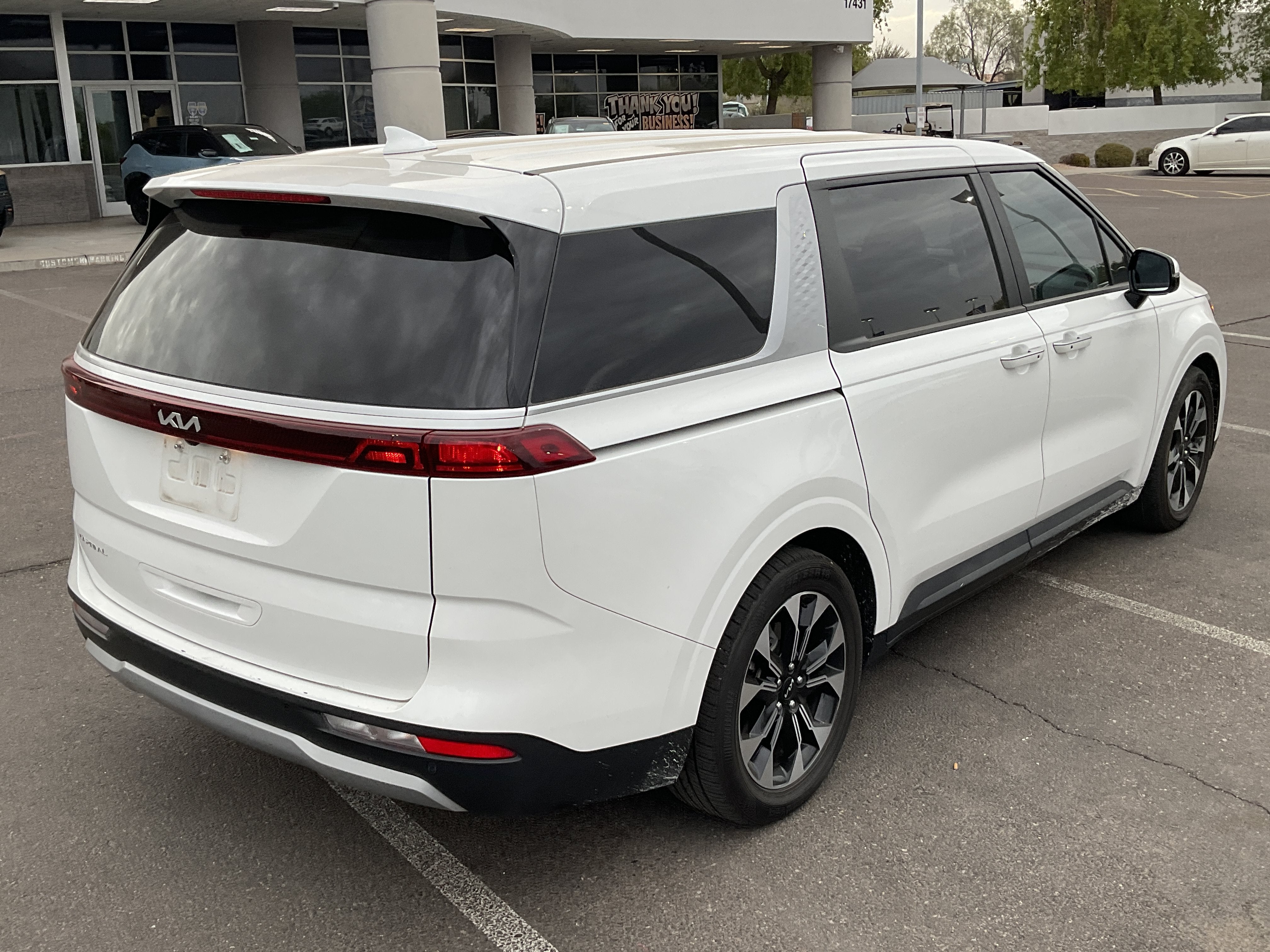 2023 Kia Carnival EX