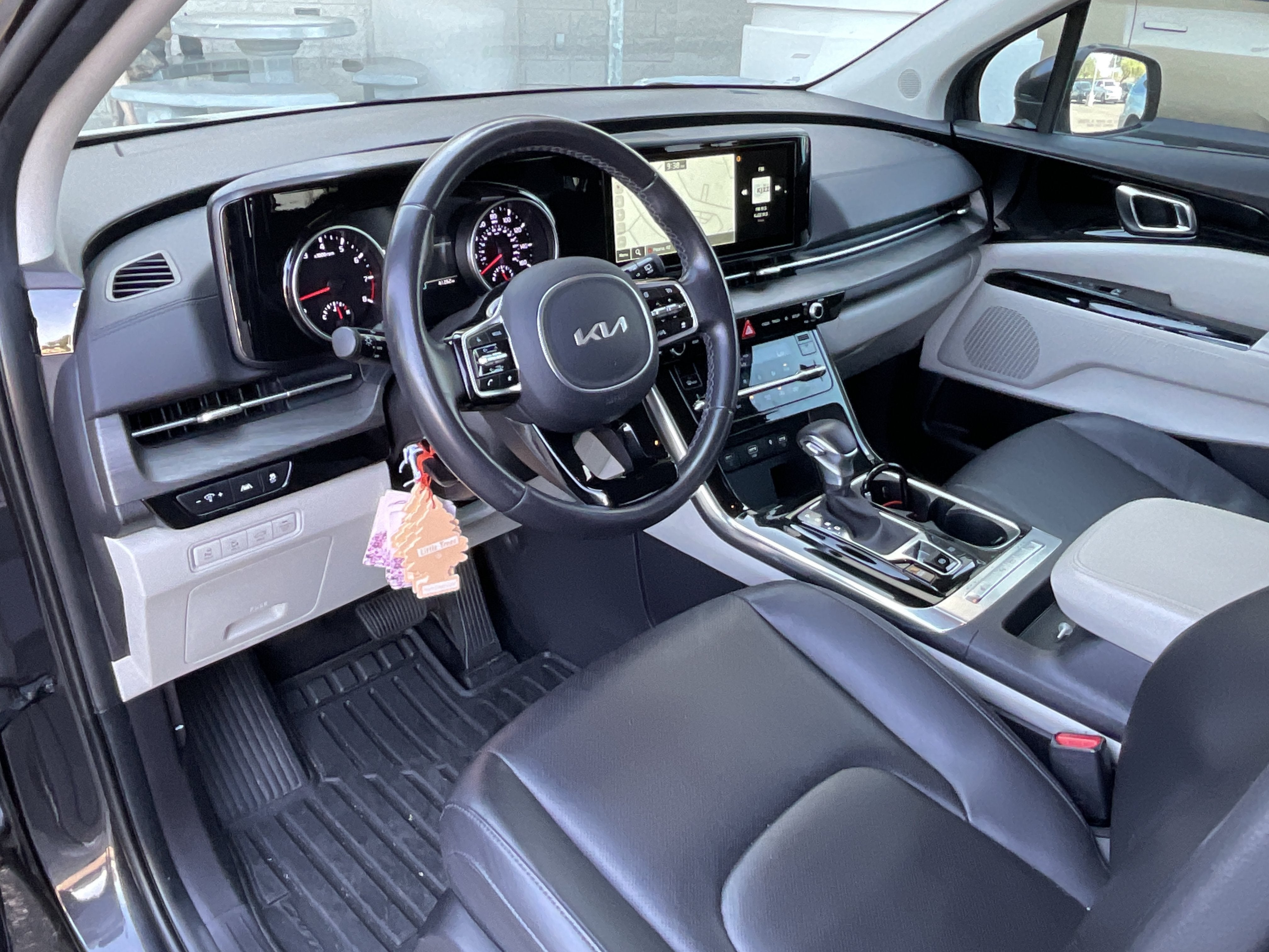2024 Kia Carnival EX* 1 OWNER