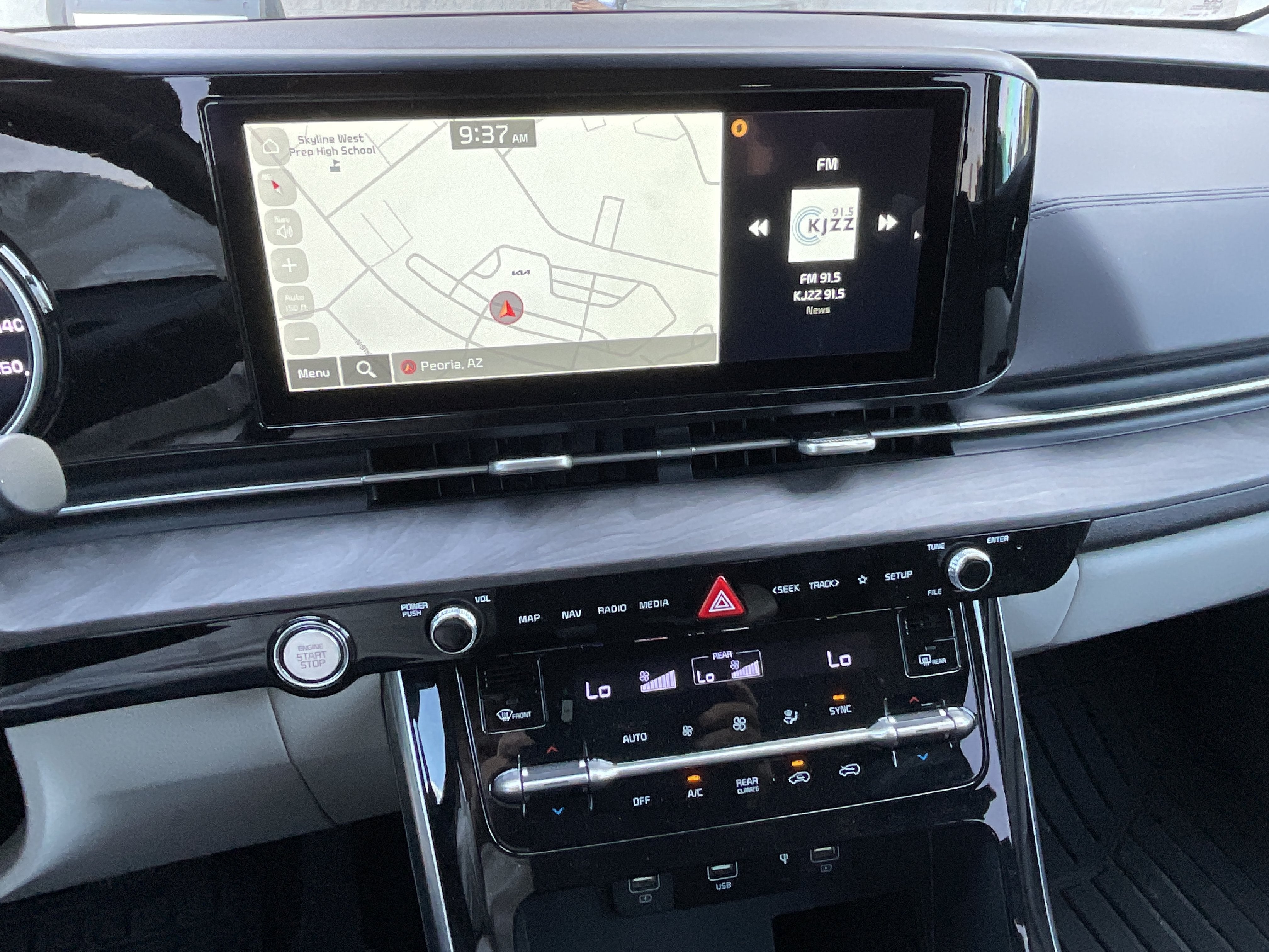 2024 Kia Carnival EX* 1 OWNER