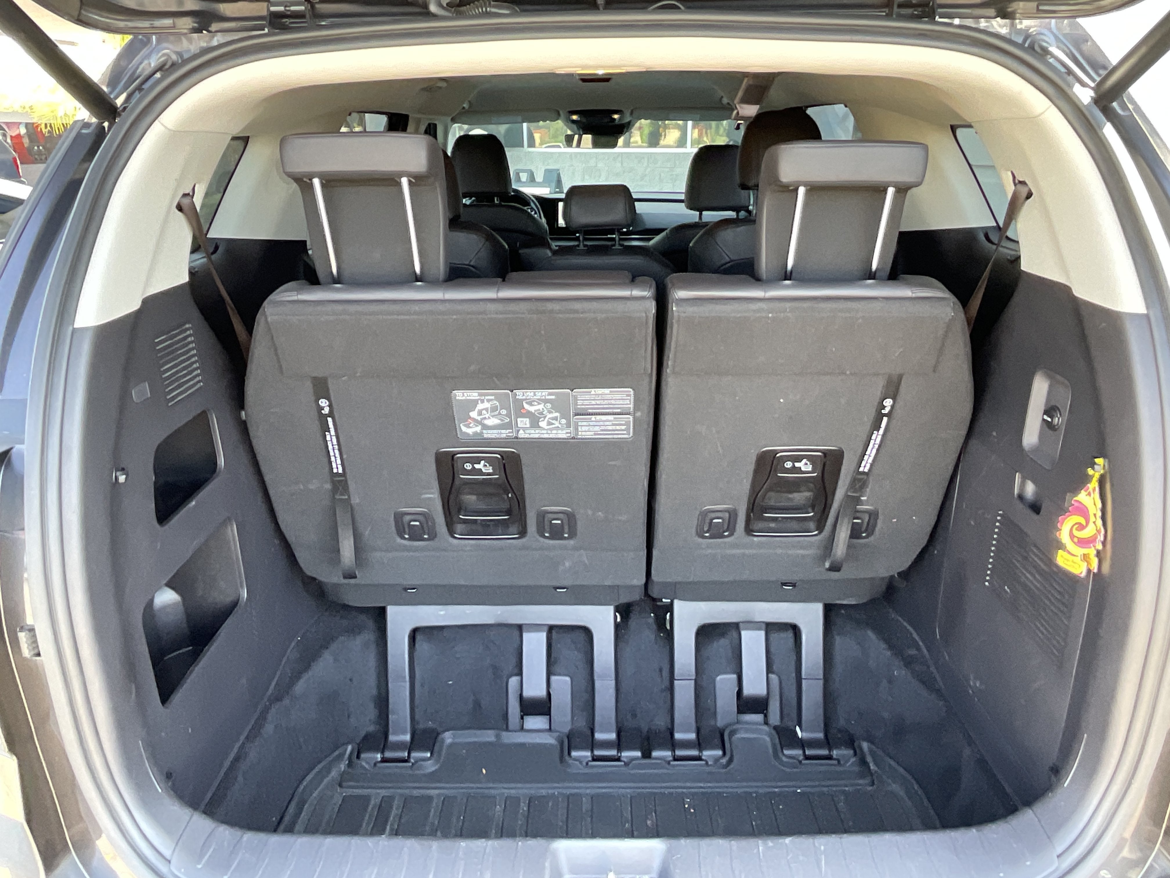 2024 Kia Carnival EX* 1 OWNER