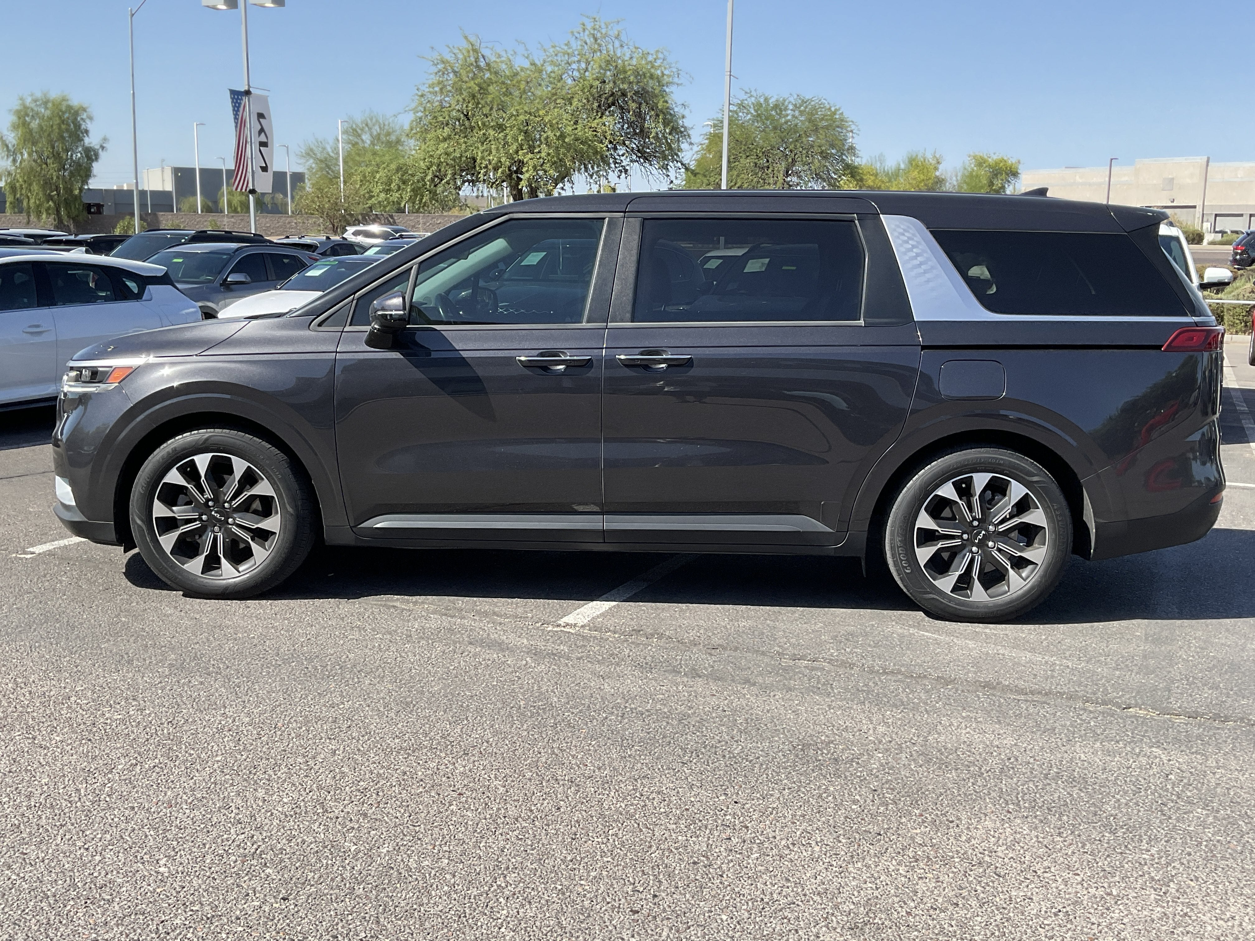 2024 Kia Carnival EX* 1 OWNER