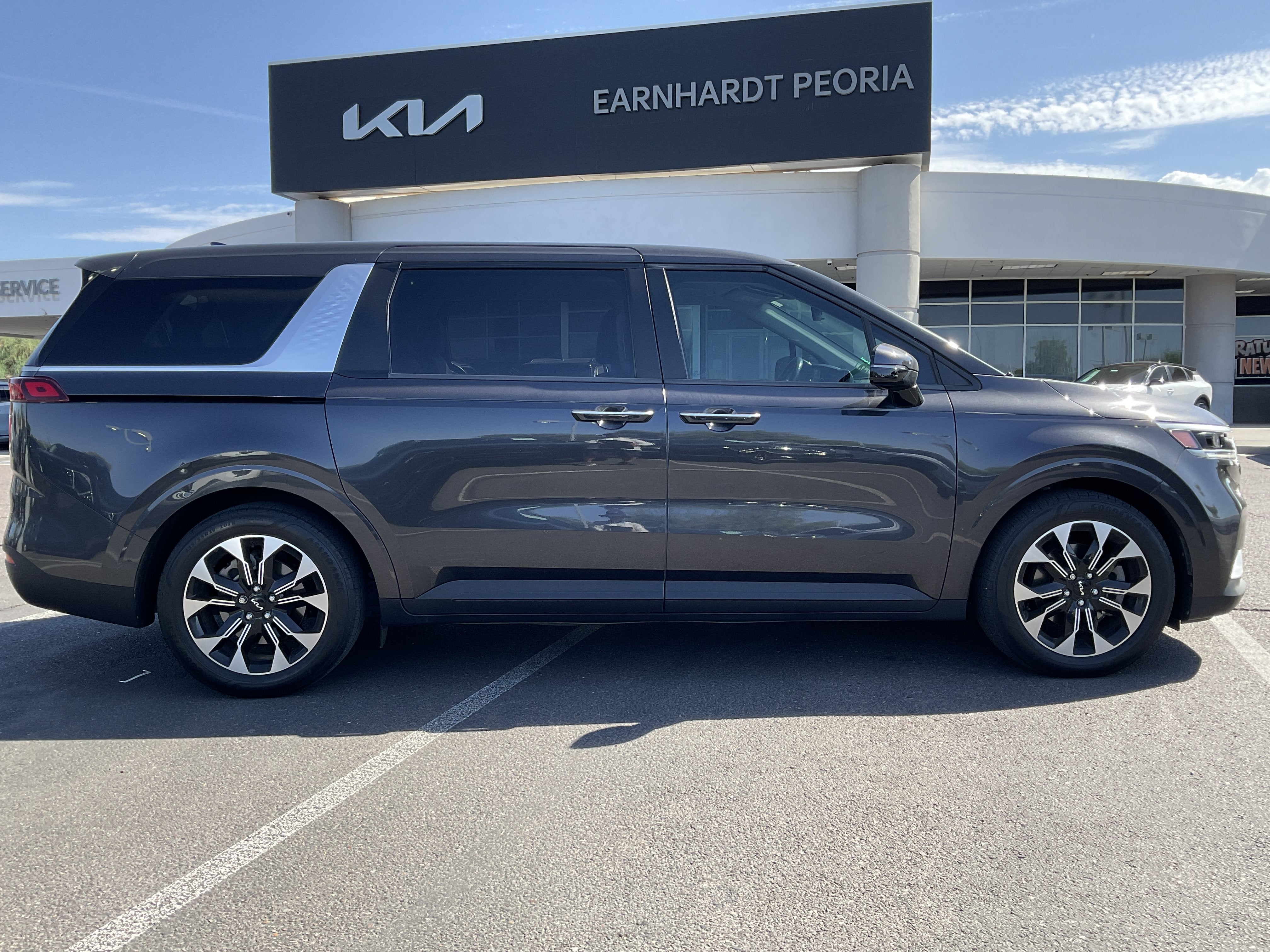 2024 Kia Carnival EX* 1 OWNER