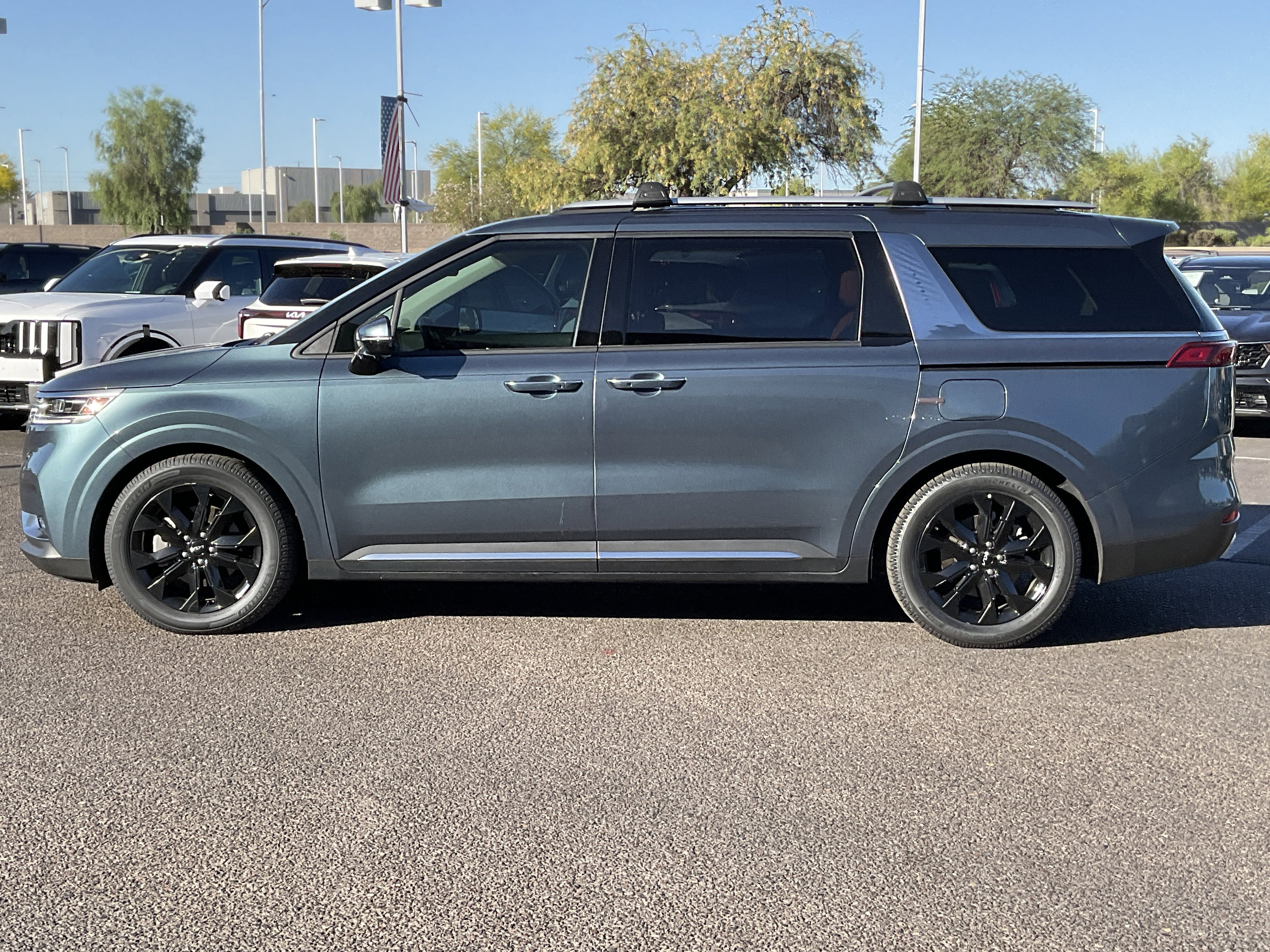 2024 Kia Carnival SX*CLEAN CARFAX