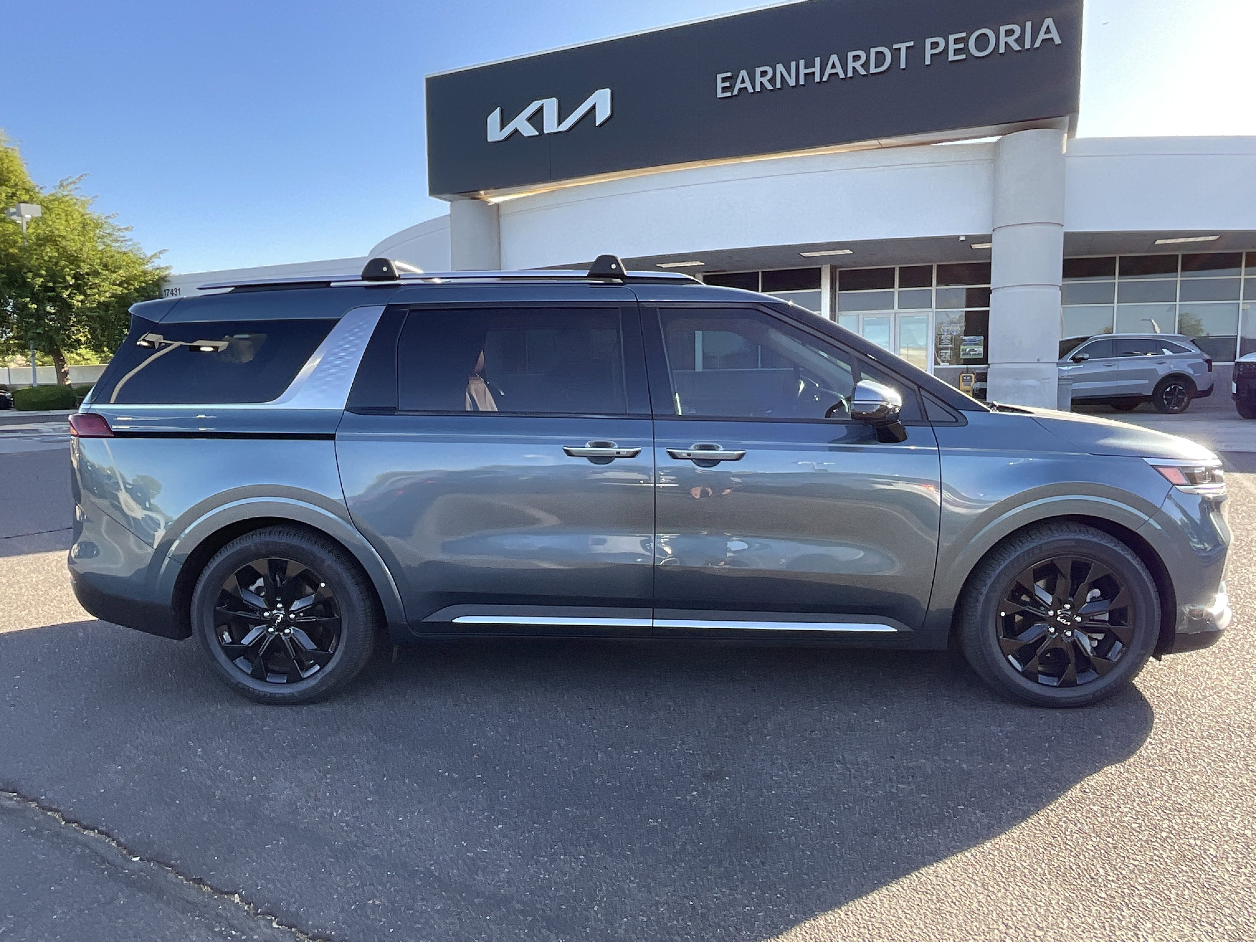 2024 Kia Carnival SX*CLEAN CARFAX