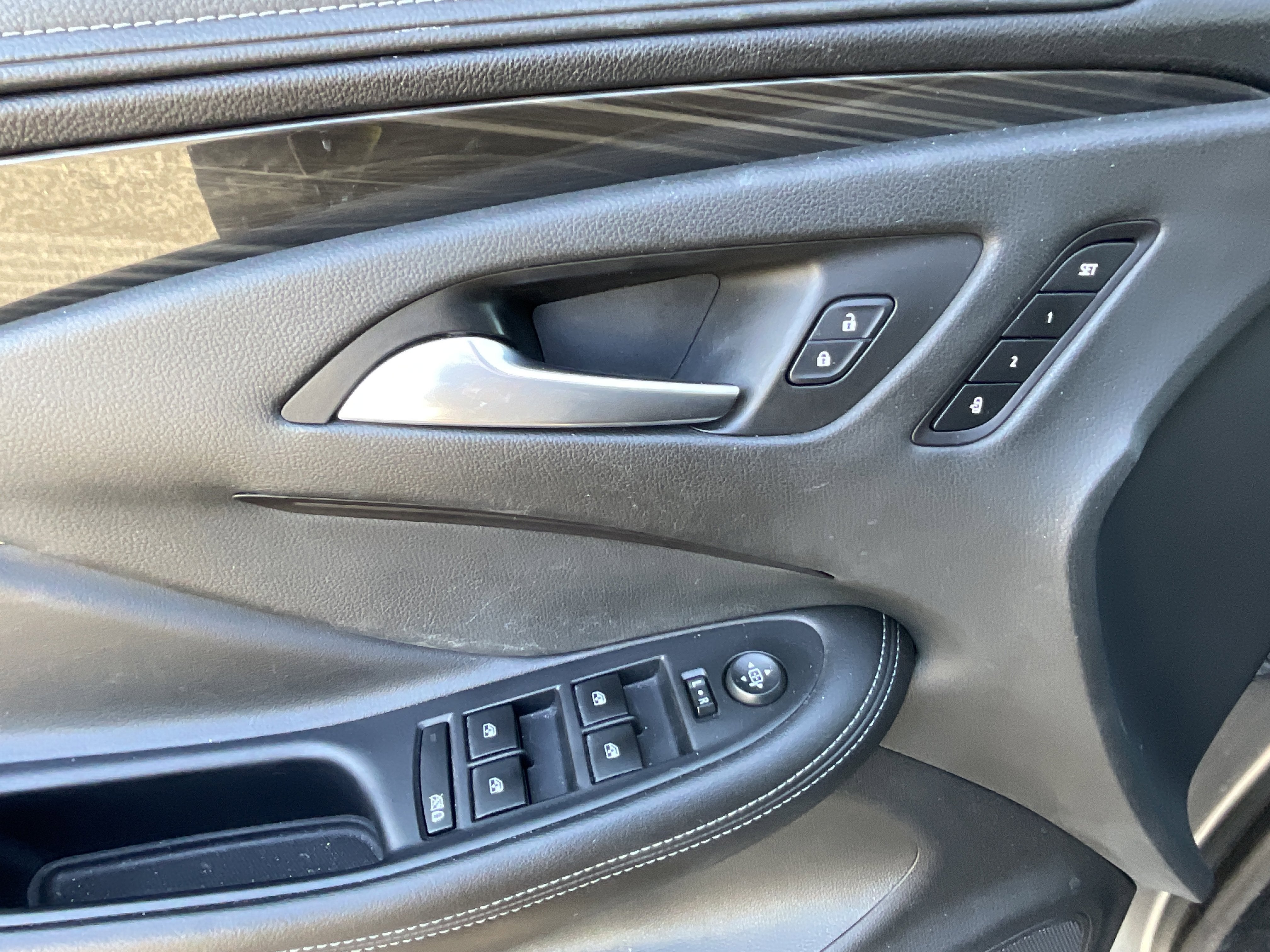 2020 Buick Envision Premium II* LOW MILES/ CLN CFAX