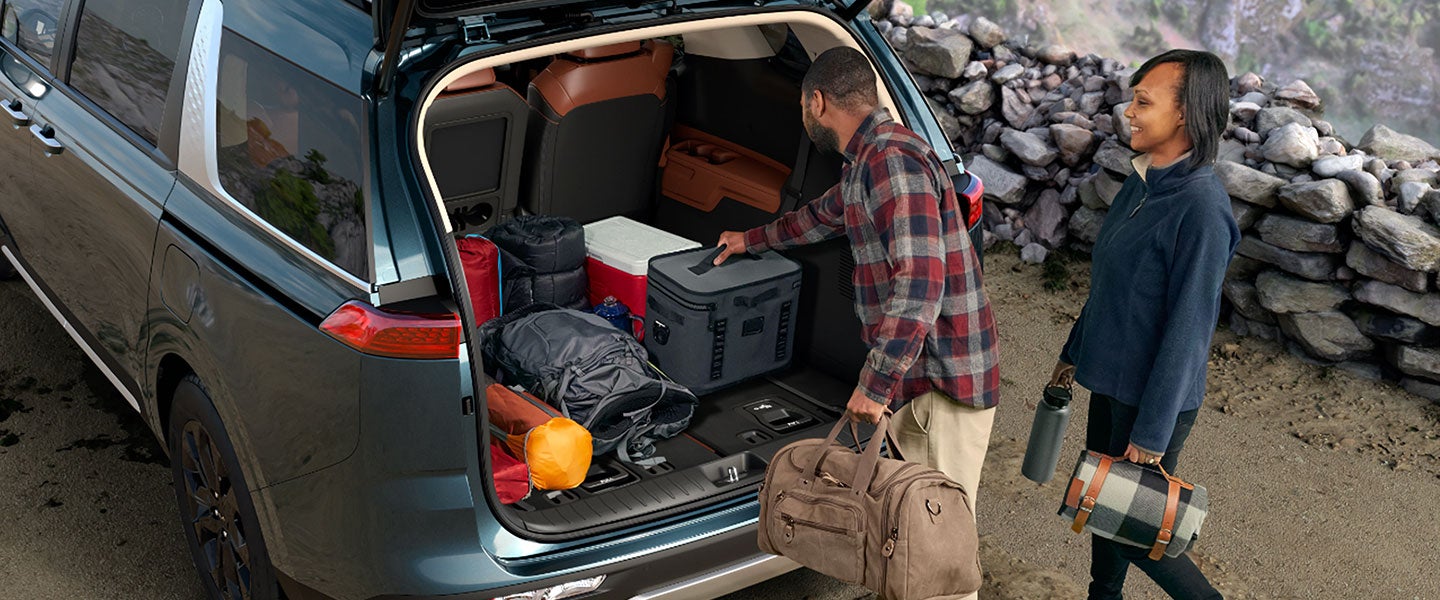 Kia Carnival Smart Doors and Hatch Demonstration