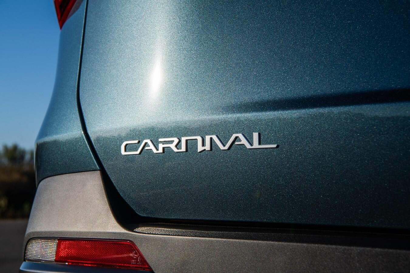 2025 Kia Carnival Goes Further, Faster with Incredible Fuel Economy and 242 horses under the hood.